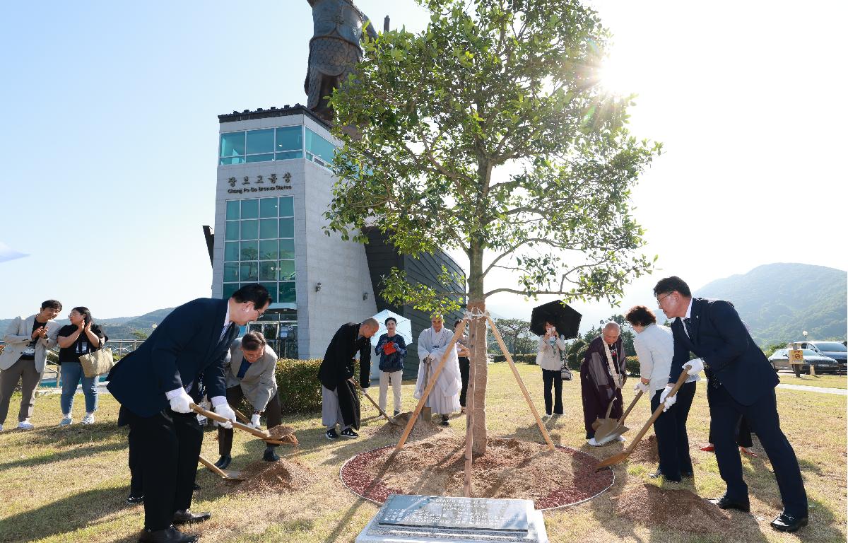 청해진유적 국가유산 지정40주년 기념 장보고국제학술회의 기념식 첨부이미지 : 1U7A0815.JPG